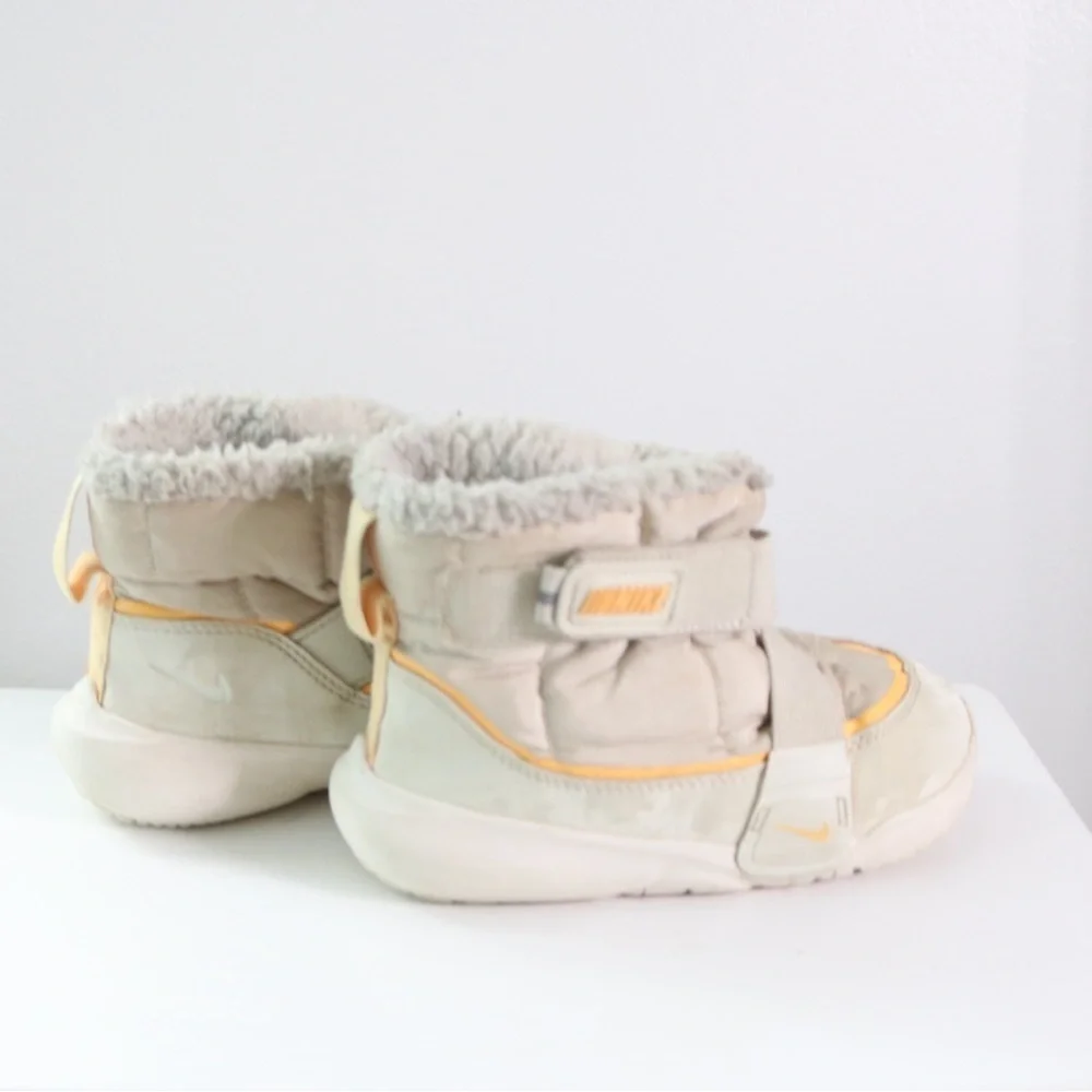 Nike Flex Advance Little Kids Boots - Sz 10 C  Pale Ivory/Sea Glass/Melon Tint